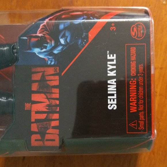 Selina Kyle DC action figure doll - Picture 9 of 12